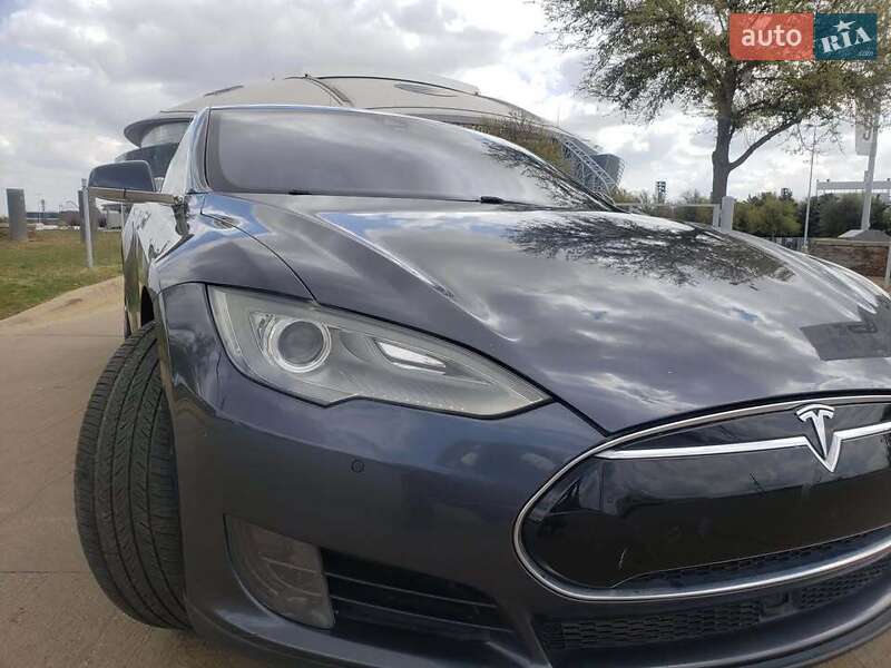 Ліфтбек Tesla Model S 2015 в Львові фото 2 Ліфтбек Tesla Model S 2015 в Львові