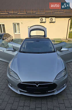 Лифтбек Tesla Model S 2013 в 