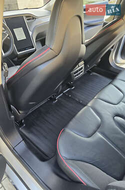 Лифтбек Tesla Model S 2013 в 