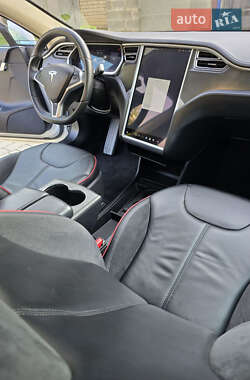 Лифтбек Tesla Model S 2013 в 