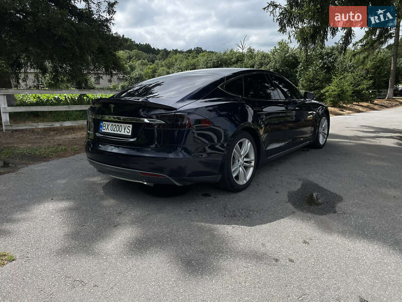 Лифтбек Tesla Model S 2013 в Любаре