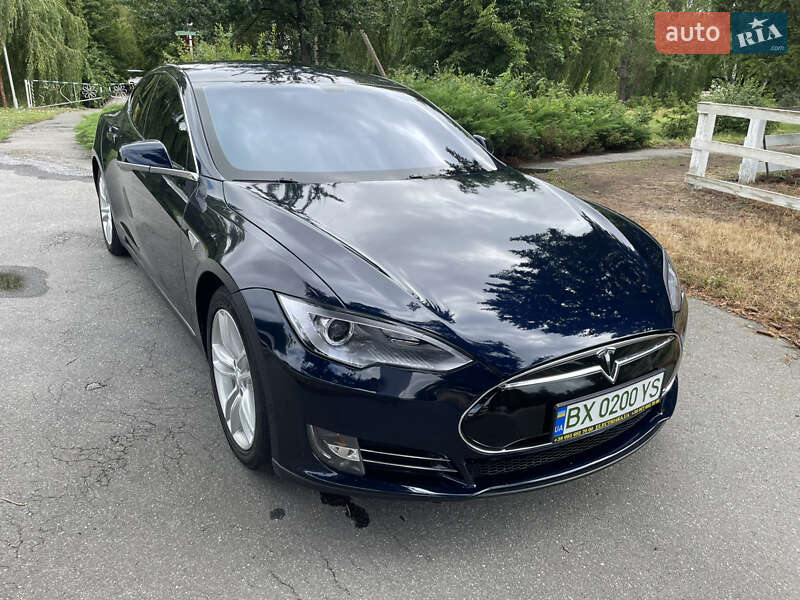 Лифтбек Tesla Model S 2013 в Любаре