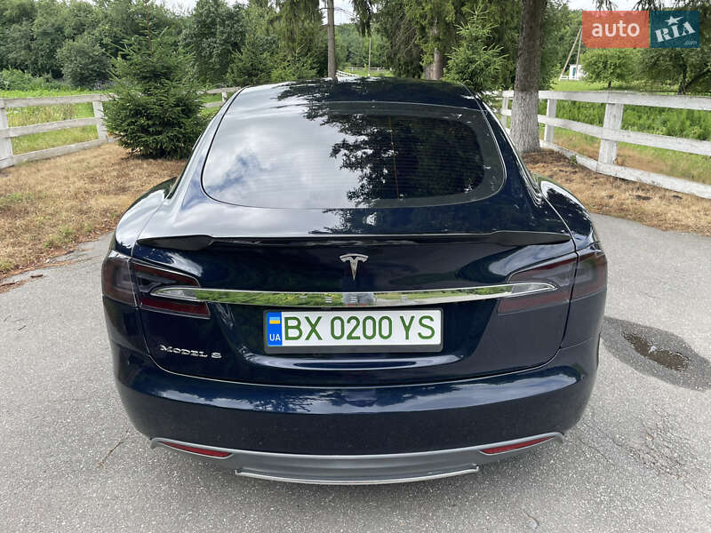 Лифтбек Tesla Model S 2013 в Любаре