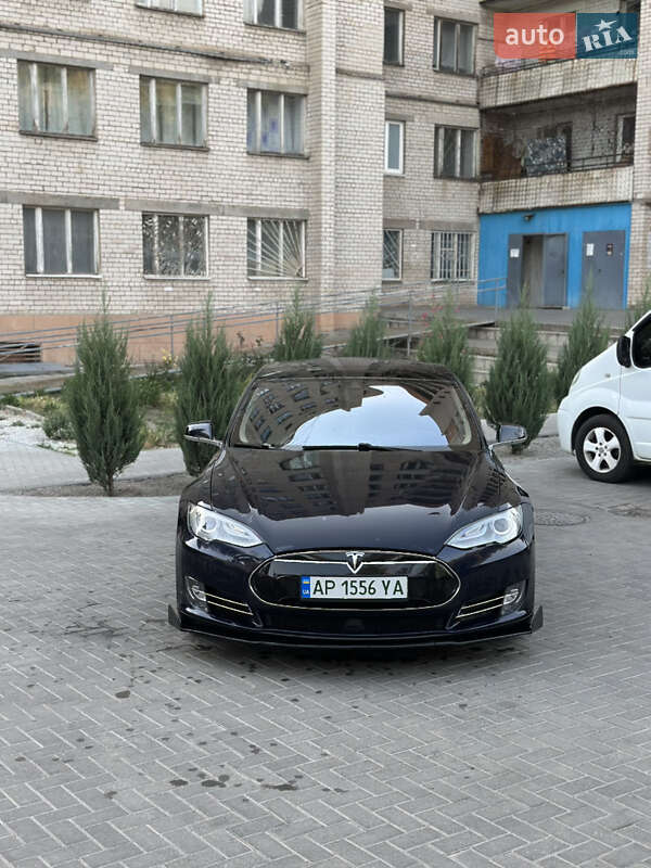 Ліфтбек Tesla Model S 2014 в Запоріжжі
