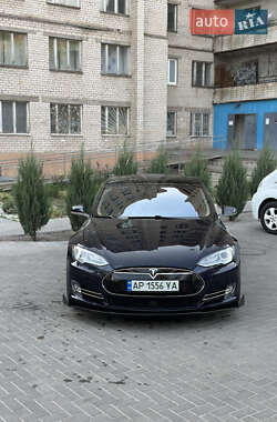Ліфтбек Tesla Model S 2014 в 
