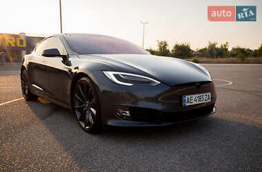 Ліфтбек Tesla Model S 2017 в 