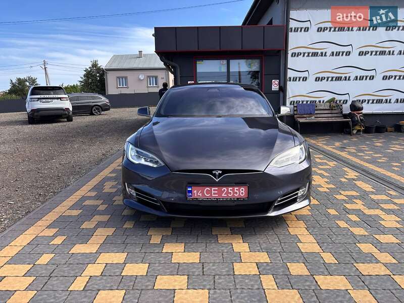 Ліфтбек Tesla Model S 2017 в Львові
