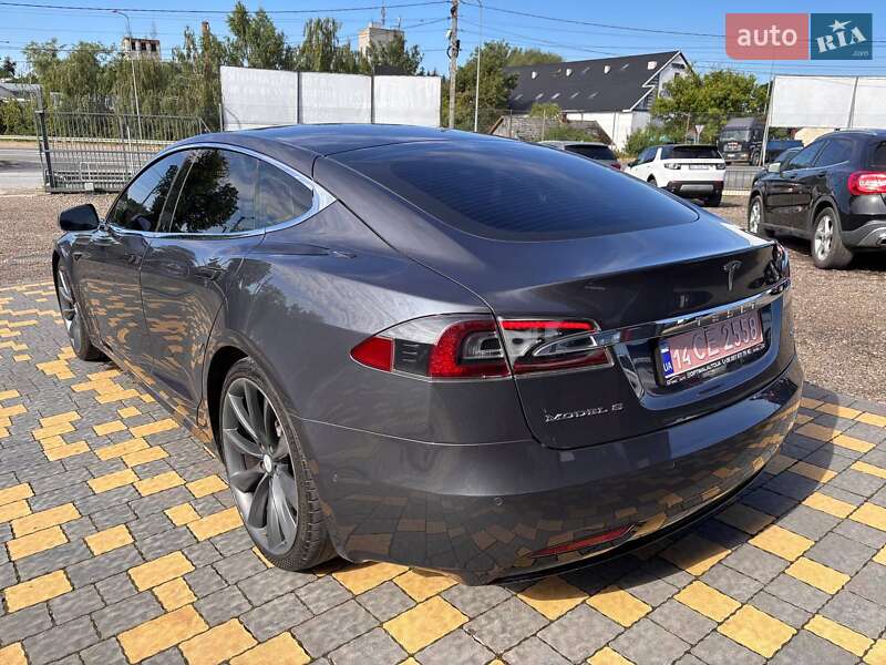 Ліфтбек Tesla Model S 2017 в Львові
