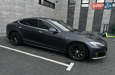 Лифтбек Tesla Model S 2016 в 