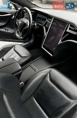 Лифтбек Tesla Model S 2016 в 