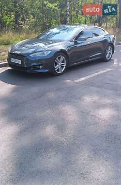 Лифтбек Tesla Model S 2015 в 