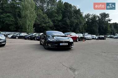 Лифтбек Tesla Model S 2017 в Киеве