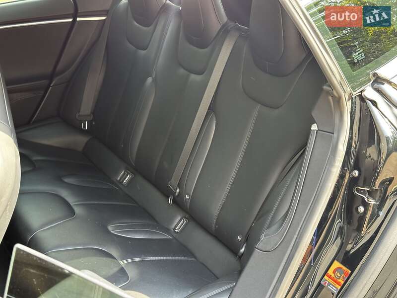 Ліфтбек Tesla Model S 2017 в Києві