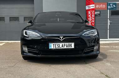 Лифтбек Tesla Model S 2017 в 