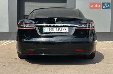 Лифтбек Tesla Model S 2017 в 