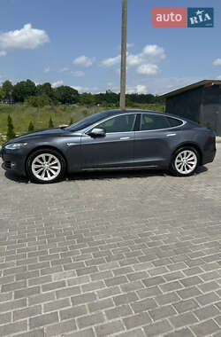 Ліфтбек Tesla Model S 2015 в Золочеві