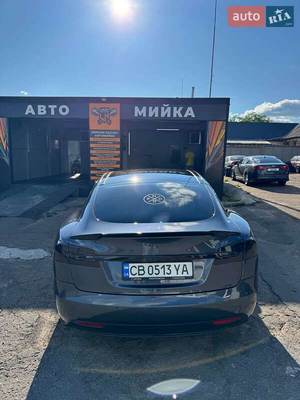 Лифтбек Tesla Model S 2018 в Чернигове