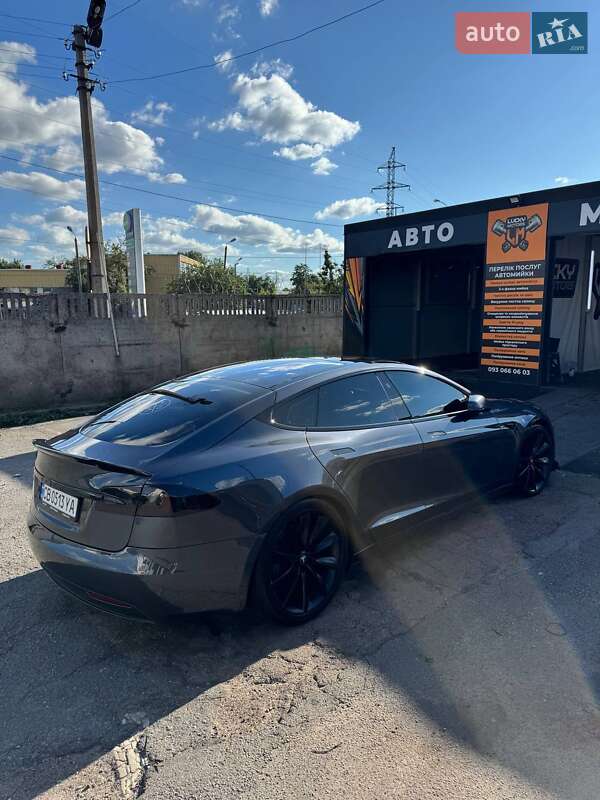Лифтбек Tesla Model S 2018 в Чернигове