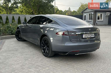 Лифтбек Tesla Model S 2013 в 