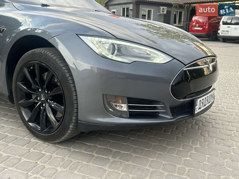 Лифтбек Tesla Model S 2013 в Кропивницком