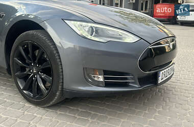 Лифтбек Tesla Model S 2013 в 