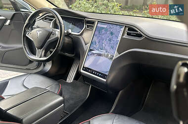 Лифтбек Tesla Model S 2013 в 