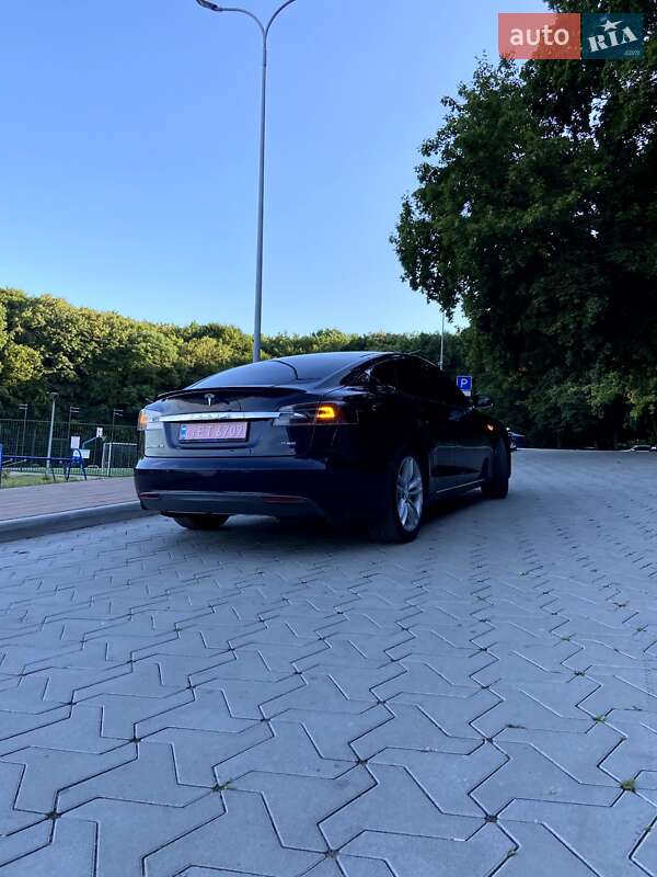 Лифтбек Tesla Model S 2014 в Тернополе