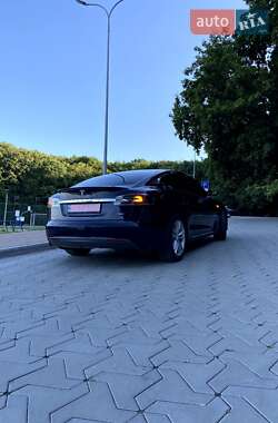 Лифтбек Tesla Model S 2014 в 