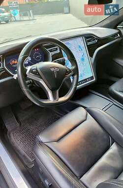 Лифтбек Tesla Model S 2016 в 