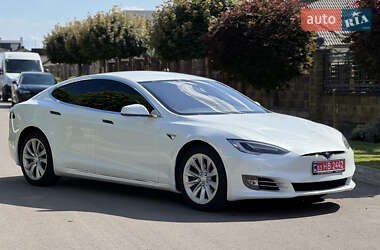 Лифтбек Tesla Model S 2016 в 