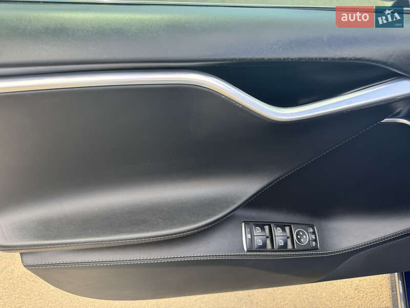 Лифтбек Tesla Model S 2017 в Одессе