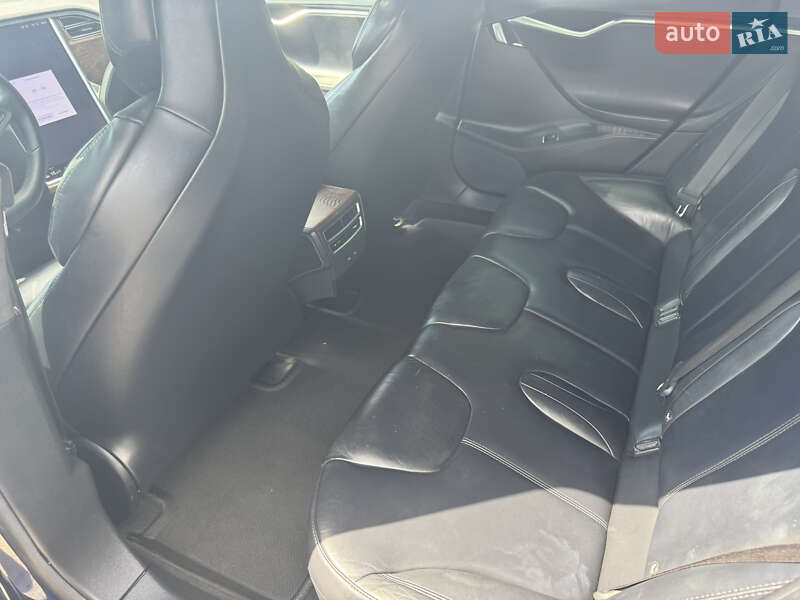 Лифтбек Tesla Model S 2017 в Одессе