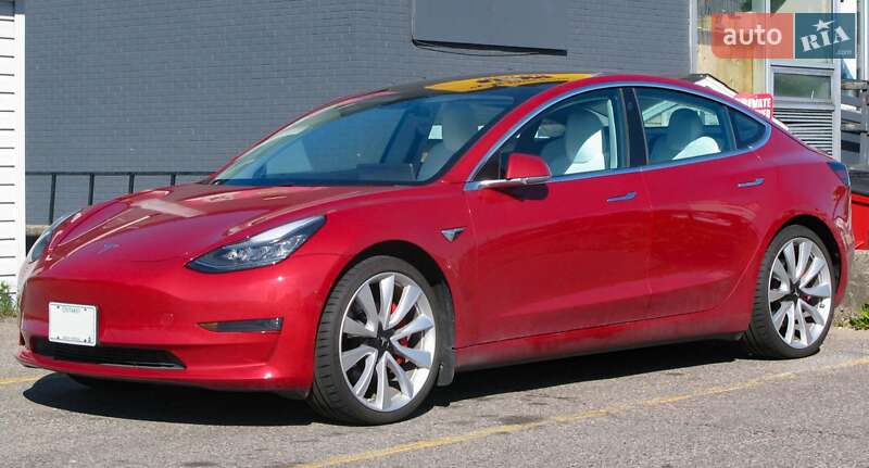 Tesla Model S 2018