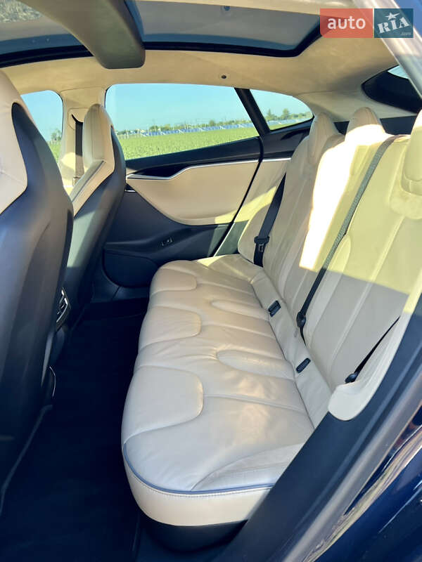 Лифтбек Tesla Model S 2013 в Новомосковске