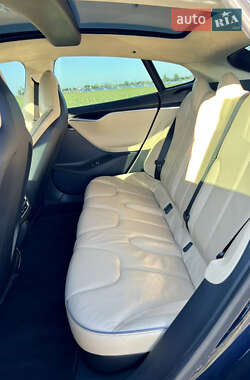 Лифтбек Tesla Model S 2013 в 