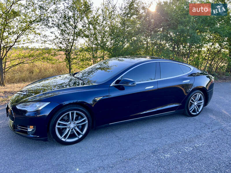 Лифтбек Tesla Model S 2013 в Новомосковске
