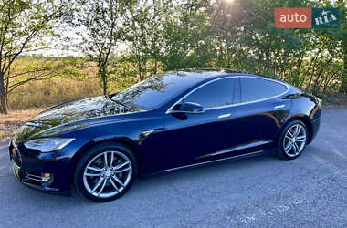 Лифтбек Tesla Model S 2013 в 