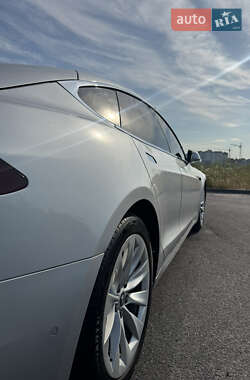 Лифтбек Tesla Model S 2018 в 