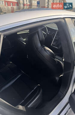 Лифтбек Tesla Model S 2018 в 