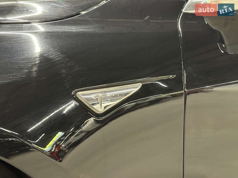 Лифтбек Tesla Model S 2016 в Владимире