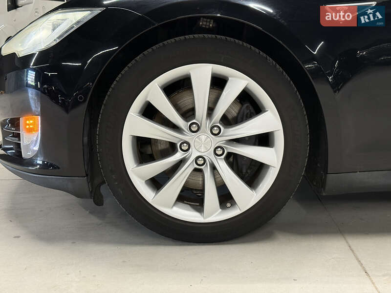 Лифтбек Tesla Model S 2016 в Владимире
