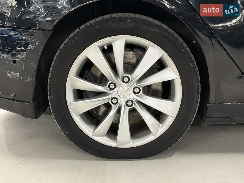 Лифтбек Tesla Model S 2016 в Владимире