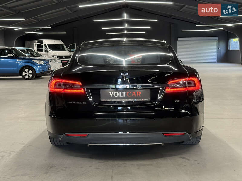 Лифтбек Tesla Model S 2016 в Владимире