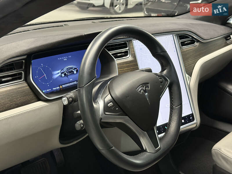 Лифтбек Tesla Model S 2016 в Владимире