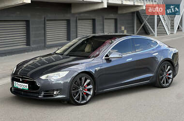 Лифтбек Tesla Model S 2016 в 