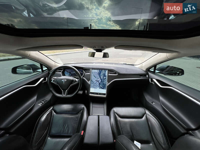 Ліфтбек Tesla Model S 2015 в Києві
