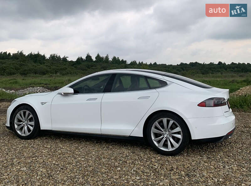 Лифтбек Tesla Model S 2015 в Львове фото 4 Лифтбек Tesla Model S 2015 в Львове