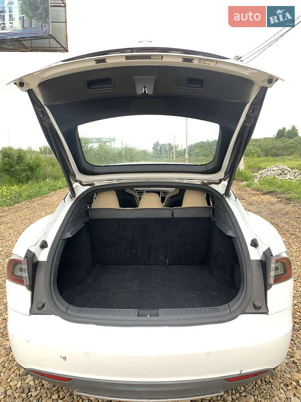 Лифтбек Tesla Model S 2015 в Львове фото 11 Лифтбек Tesla Model S 2015 в Львове