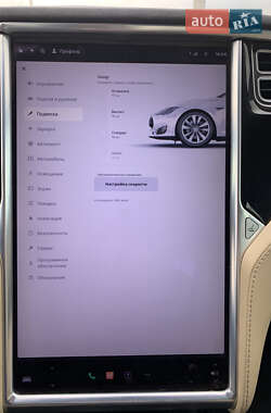 Лифтбек Tesla Model S 2015 в Львове