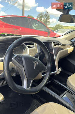Лифтбек Tesla Model S 2013 в 